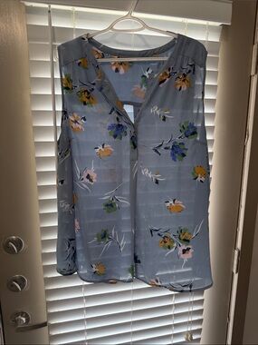 Daniel Rainn Light Blue Floral Sleeveless V-Neck Camisole